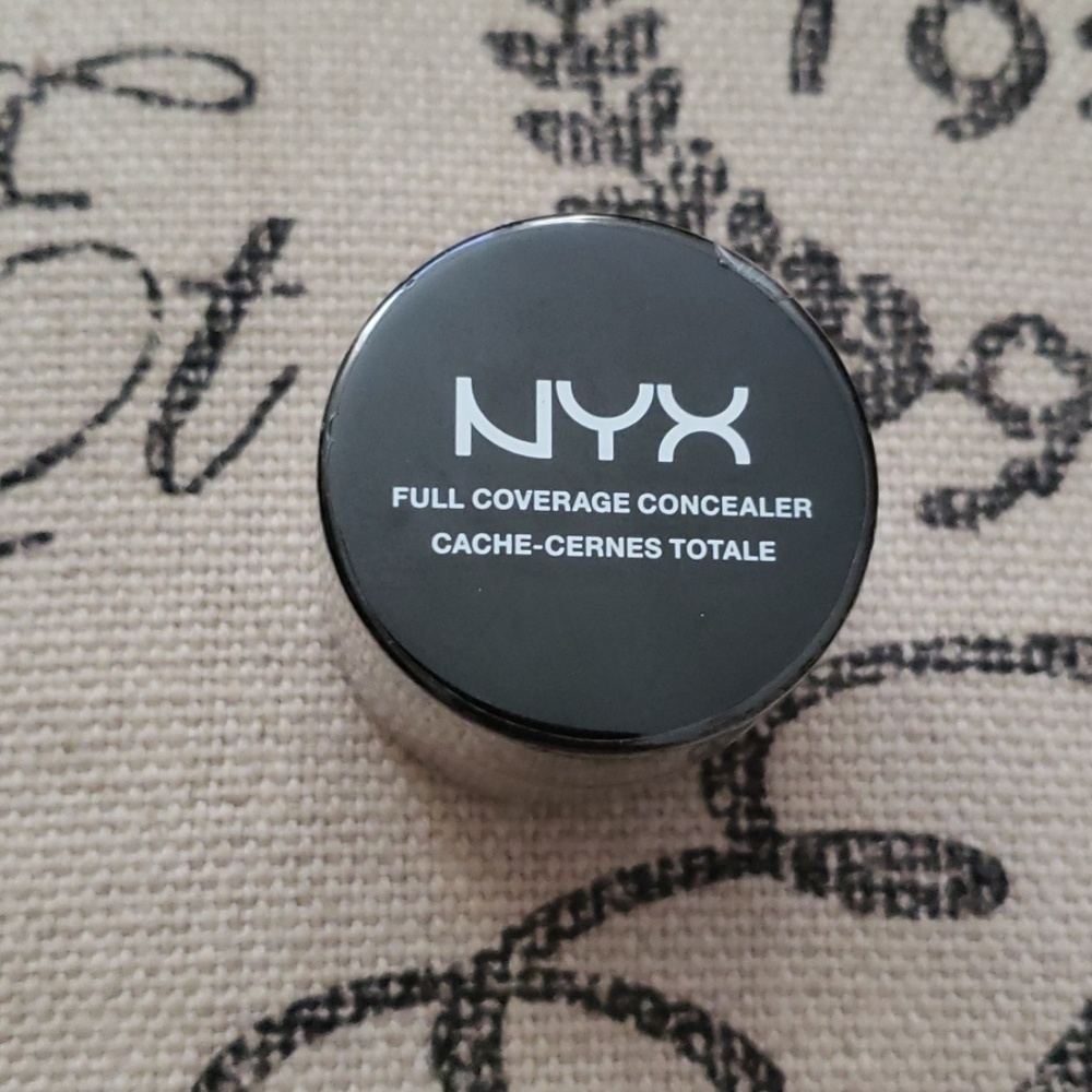 Makeup Bundle - Picture 3 of 4
